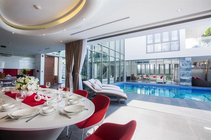 Five Stars 5 Bedrooms Beachfront