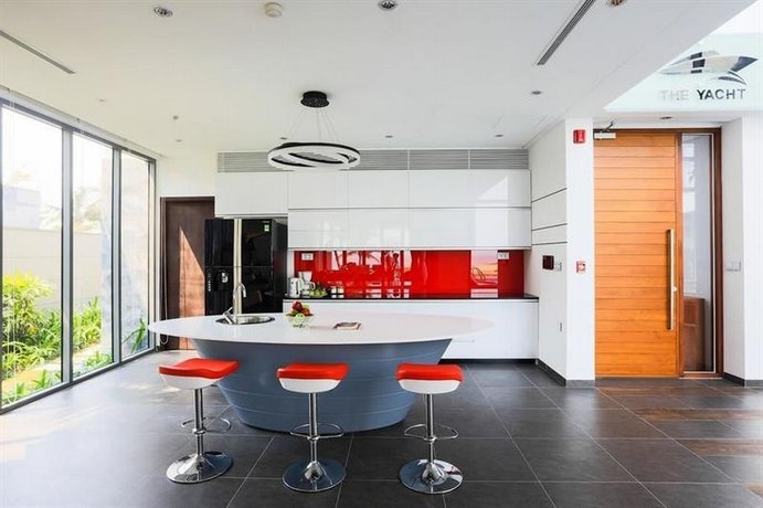 Five Stars 5 Bedrooms Beachfront
