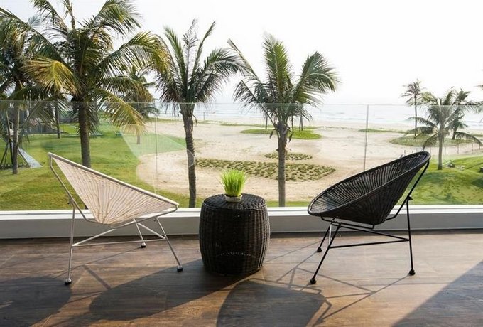 Five Stars 5 Bedrooms Beachfront