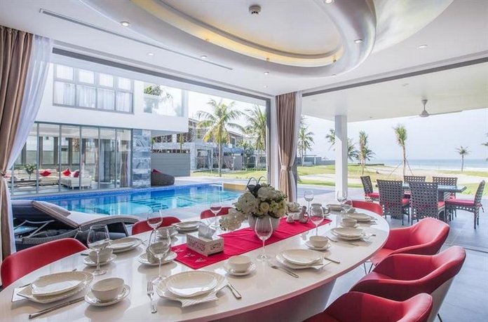 Five Stars 5 Bedrooms Beachfront