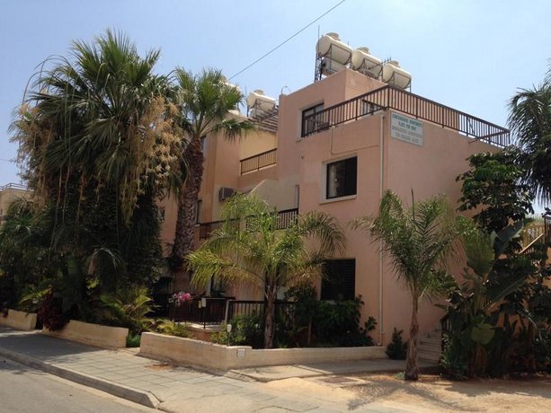 Constantaras Apartments
