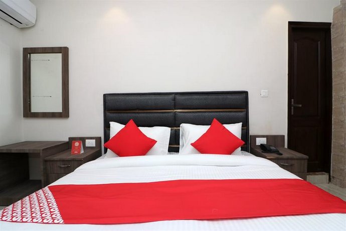 OYO 17336 Flagship Sector 23 Rohini