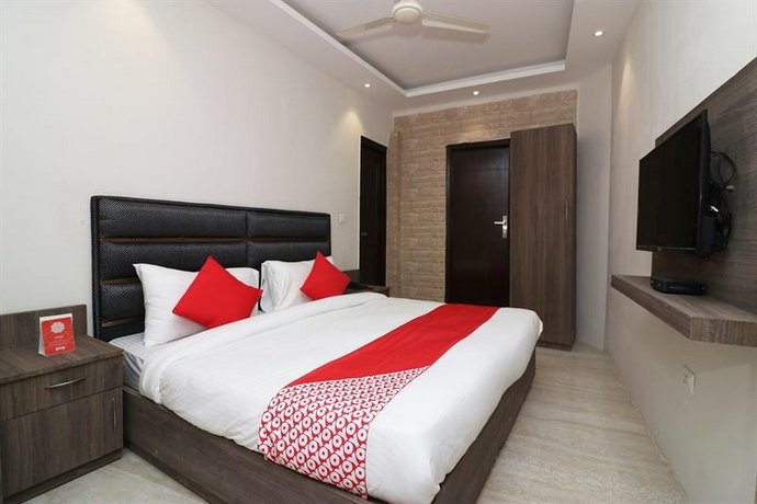 OYO 17336 Flagship Sector 23 Rohini