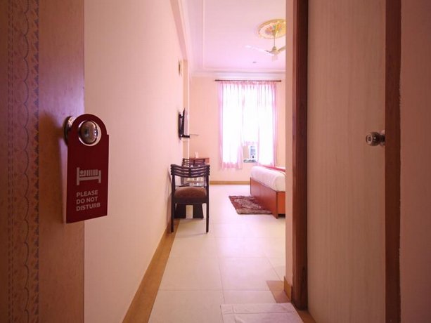 OYO 9143 Hotel Maharani
