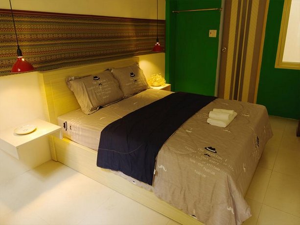 SaunterBird Bui Vien Homestay