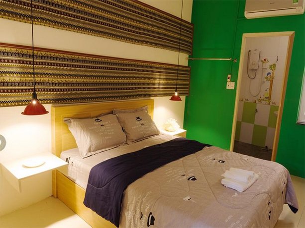 SaunterBird Bui Vien Homestay