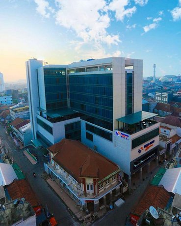 Pasar Baru Square Hotel Bandung Powered by Archipelago