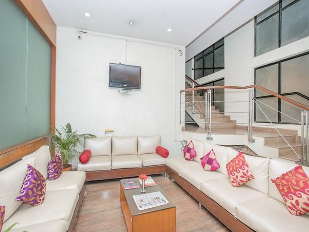 OYO 11688 Petunia Boutique Hotel