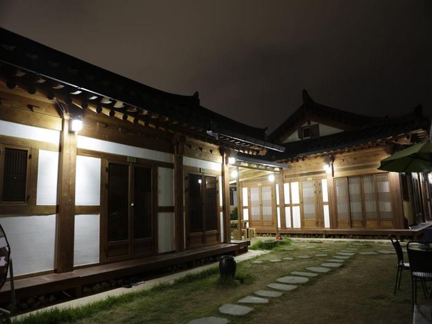 Seoro Hanok Guesthouse