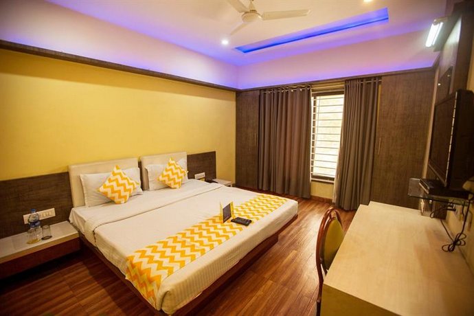 FabHotel Bee Town