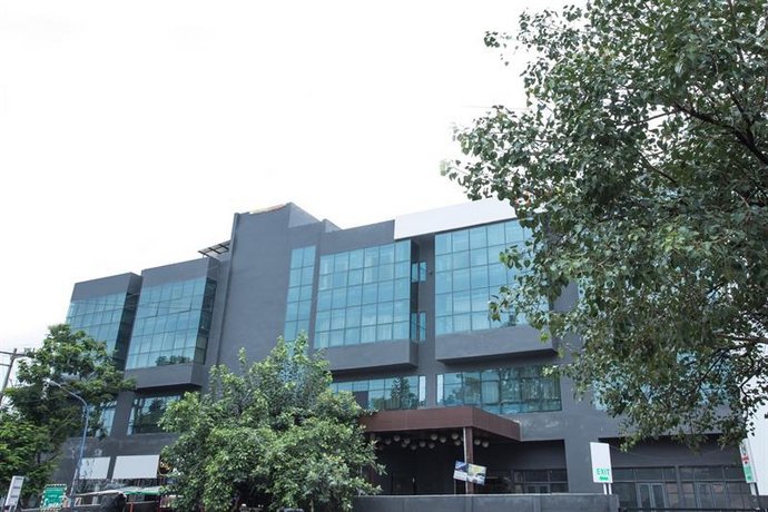 Cosmopolitan Hotel Indore