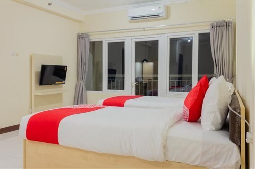 OYO 6 TownHouse Grand Palace