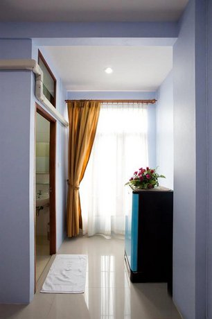 Bluehouse Boutique