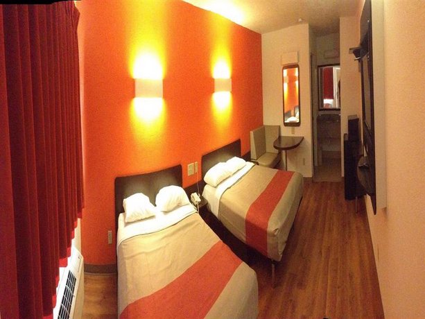Motel 6 San Antonio - Fiesta Trails