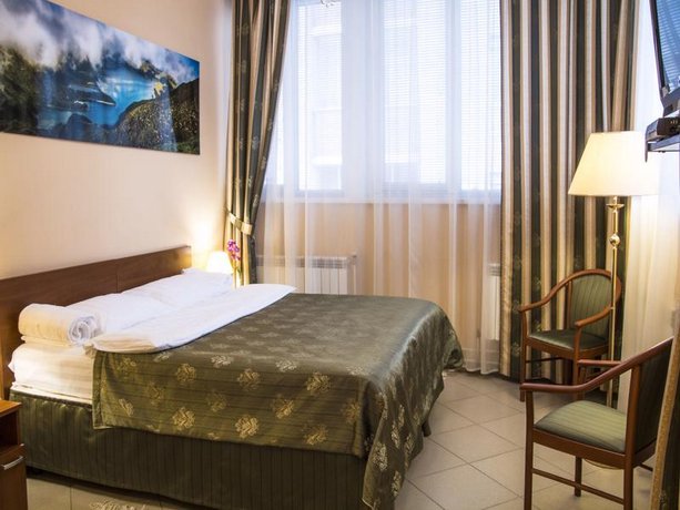 Maleton Hotel Garibaldi