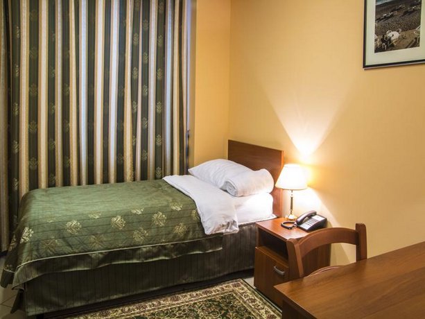 Maleton Hotel Garibaldi