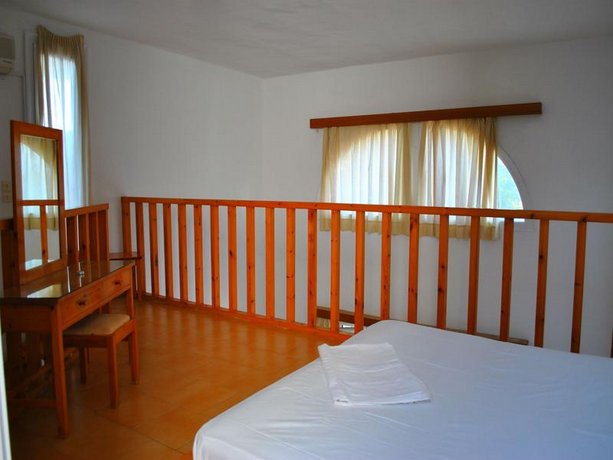 Ariadni Apartments Karteros