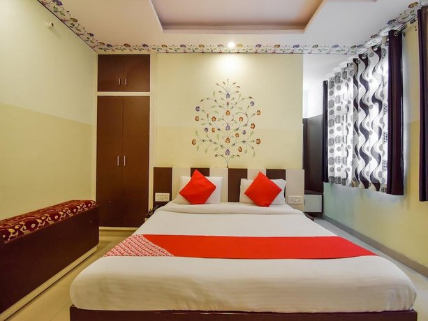 OYO 11389 Hotel NG Palace