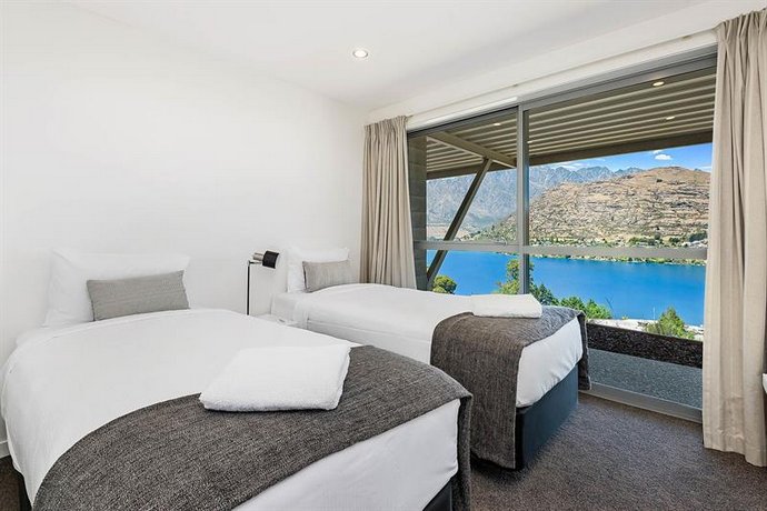Remarkable Views on Goldrush Way - Queenstown Holiday Home