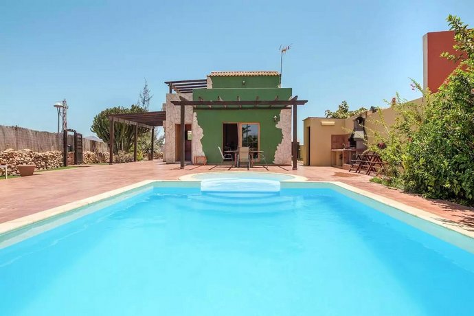 Villa With 4 Bedrooms in Casillas de Morales With Private Pool Furnished Garden and Wifi - 13 km F