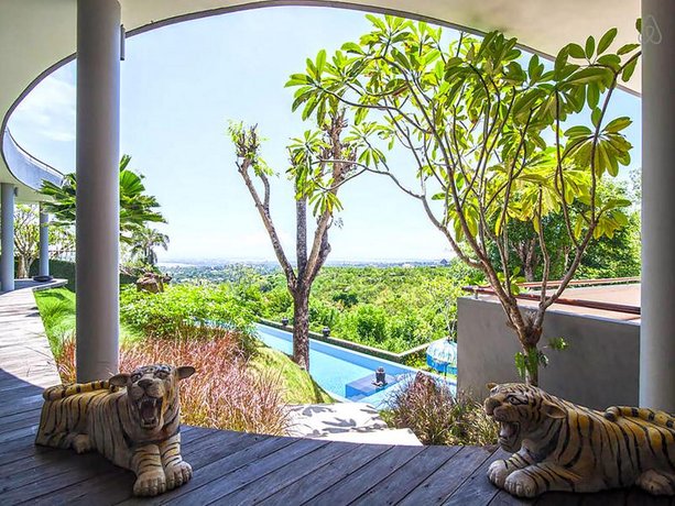 The Colonnade by Exotiq Villa Holidays