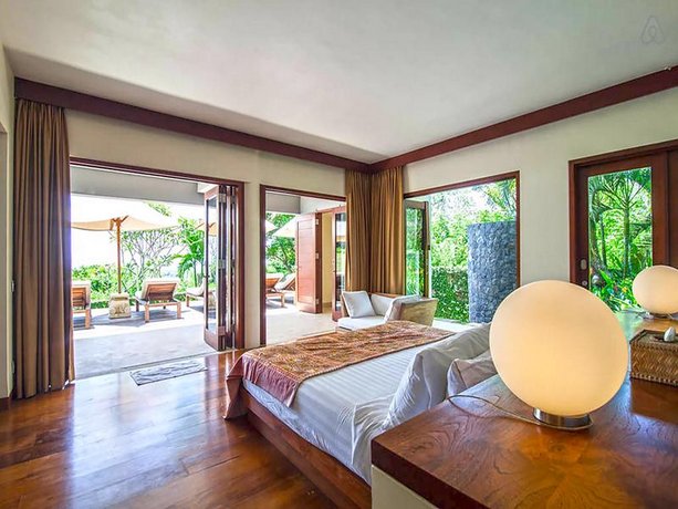 The Colonnade by Exotiq Villa Holidays