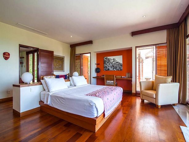 The Colonnade by Exotiq Villa Holidays