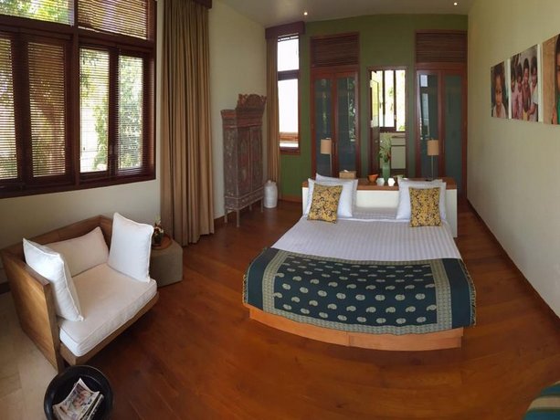 The Colonnade by Exotiq Villa Holidays