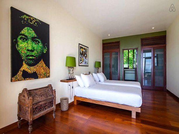The Colonnade by Exotiq Villa Holidays