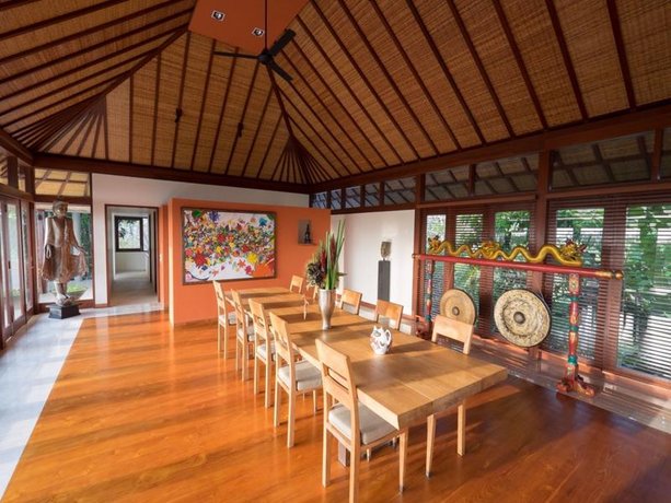 The Colonnade by Exotiq Villa Holidays