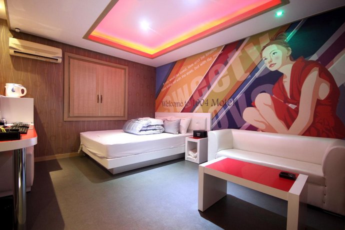 1004 Motel