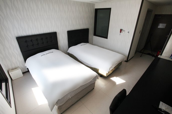 Hotel Rhangju