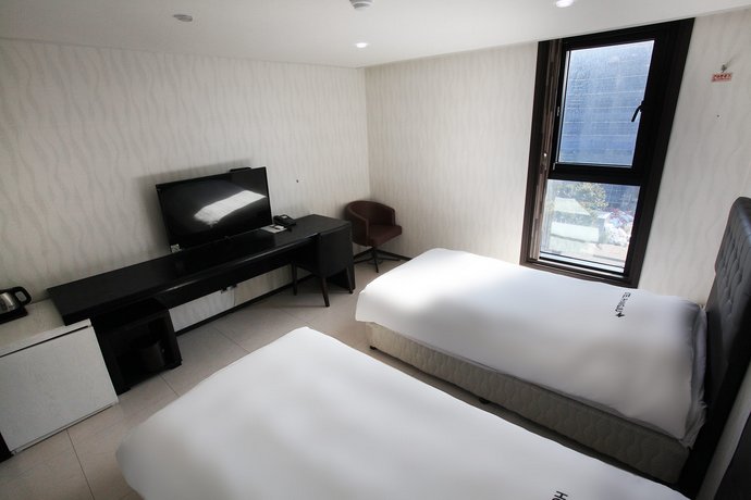 Hotel Rhangju
