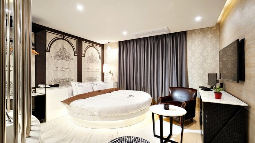 Butique 9 Hotel Gunja