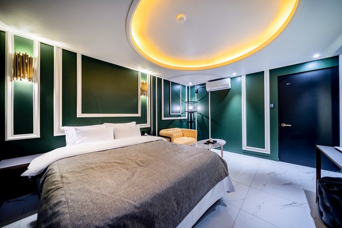 The Gray Hotel
