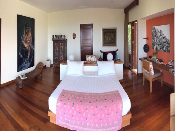 The Colonnade by Exotiq Villa Holidays