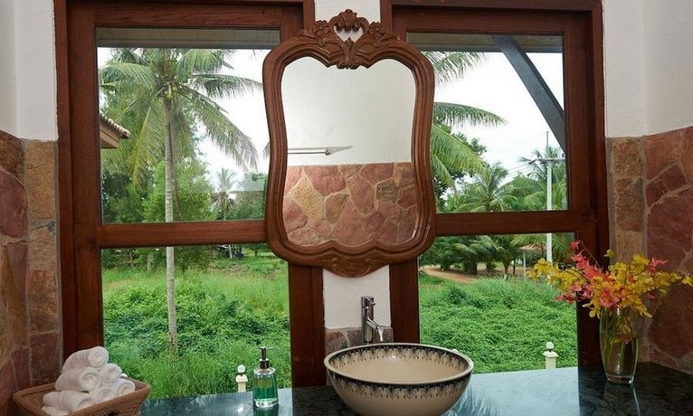Sara Beachfront Boutique Resort Chumphon