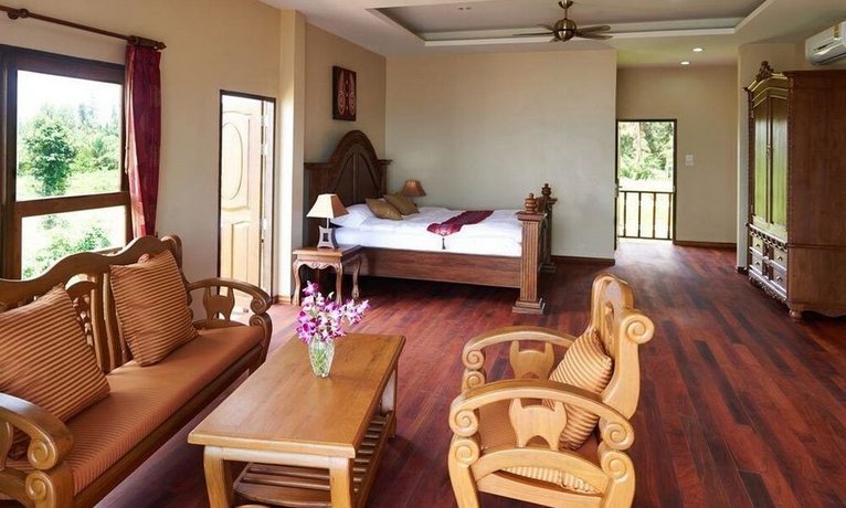 Sara Beachfront Boutique Resort Chumphon