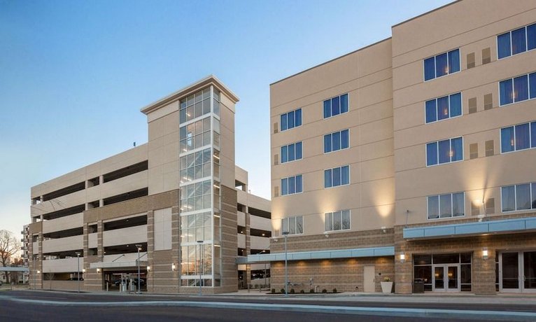 DoubleTree by Hilton Evansville