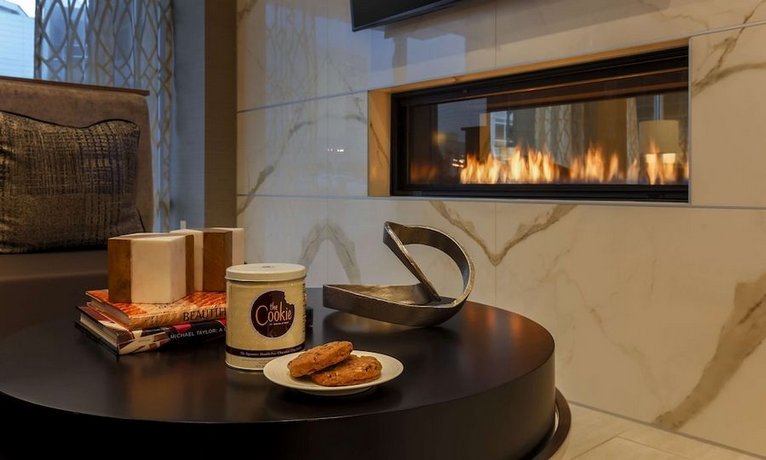 DoubleTree by Hilton Evansville
