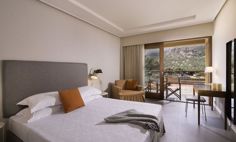 Kernos Beach Hotel & Bungalows