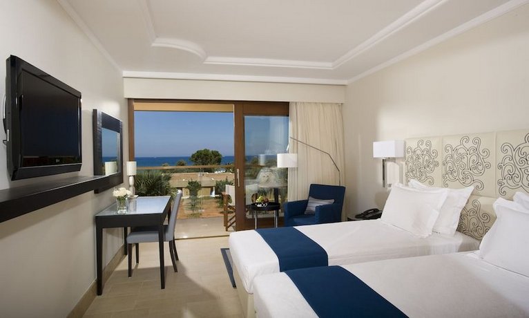 Kernos Beach Hotel & Bungalows