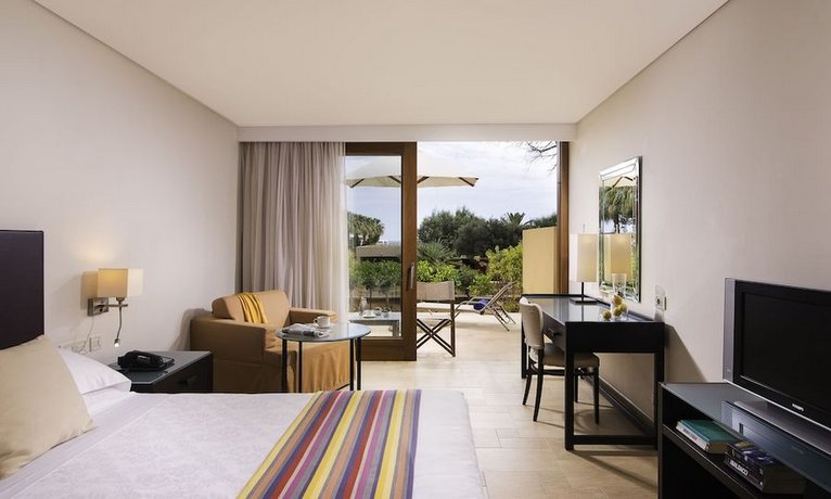 Kernos Beach Hotel & Bungalows