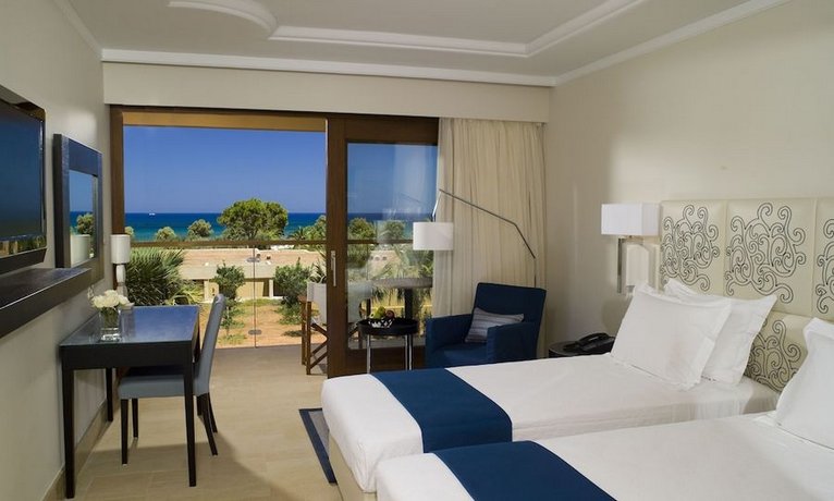 Kernos Beach Hotel & Bungalows