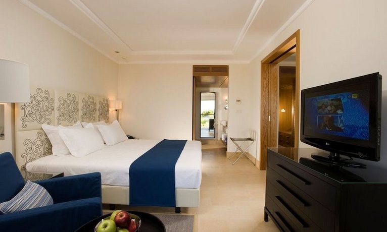 Kernos Beach Hotel & Bungalows