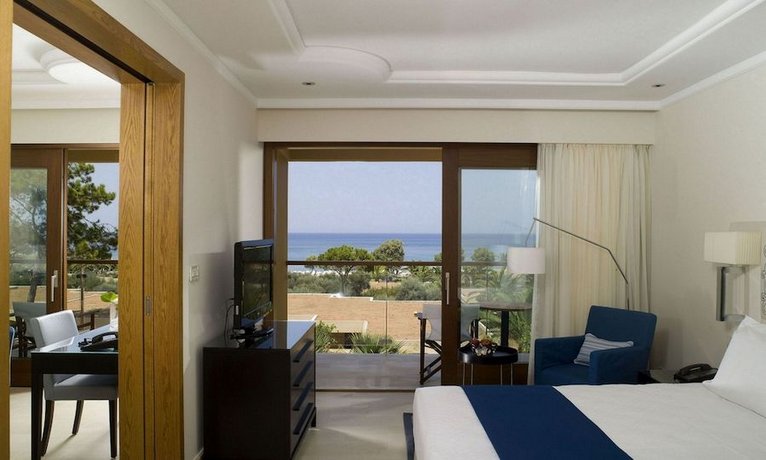 Kernos Beach Hotel & Bungalows