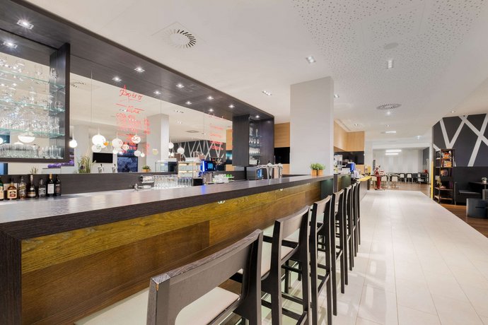 Star Inn Hotel Premium Wien Hauptbahnhof by Quality