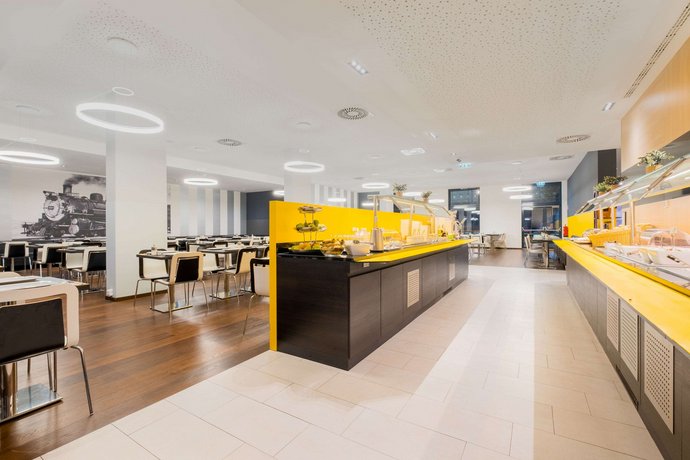 Star Inn Hotel Premium Wien Hauptbahnhof by Quality