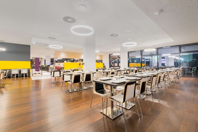 Star Inn Hotel Premium Wien Hauptbahnhof by Quality