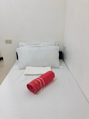 LR Hostel and Cafe